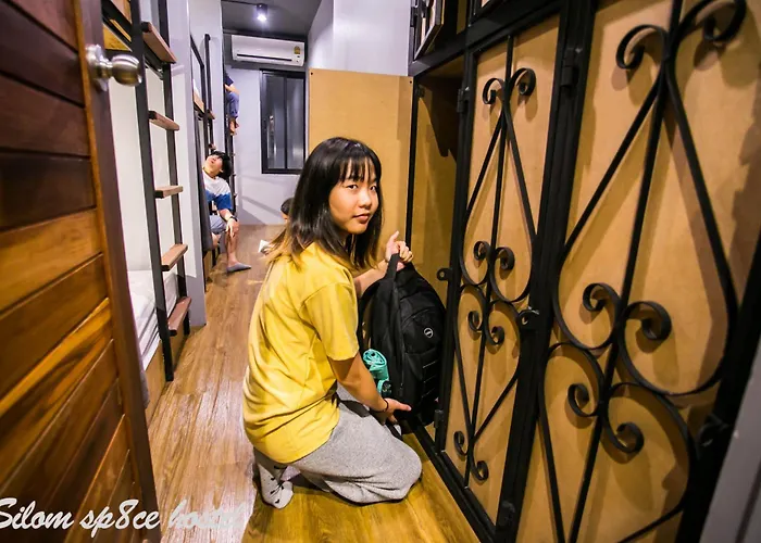 Silom SpaceHostel